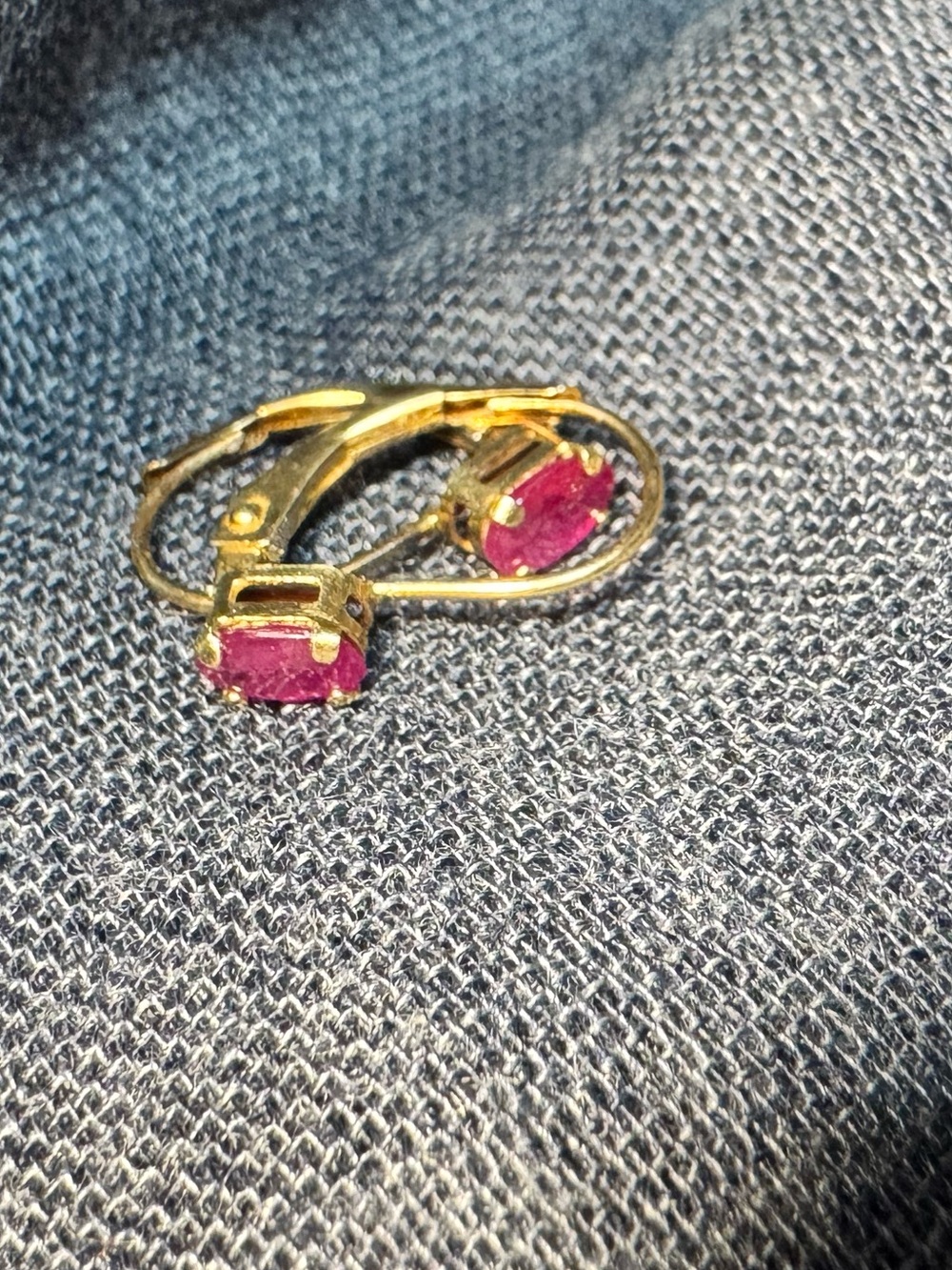 Vintage 10K Yellow Gold Natural Ruby Leverback Earrings 0.8g Fluorescent Glow